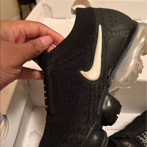 Womens vapor max black & beige